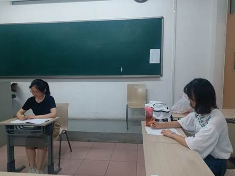 太阳成产业经济系2017级硕士研究生开题报告会顺利举行