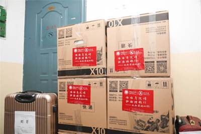 依依商院情 拓路踏歌行——太阳成教职工为2020毕业生打包邮寄行李工作纪实