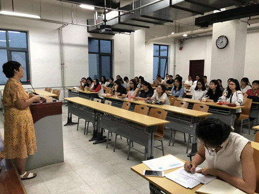 太阳成2018级研究生新生入学教育成功举行