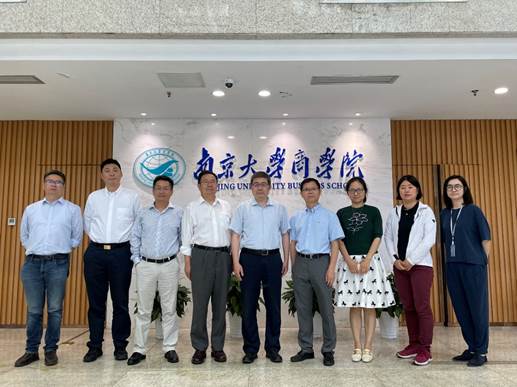 太阳成一行赴南京大学和南京财经大学调研与招生宣讲