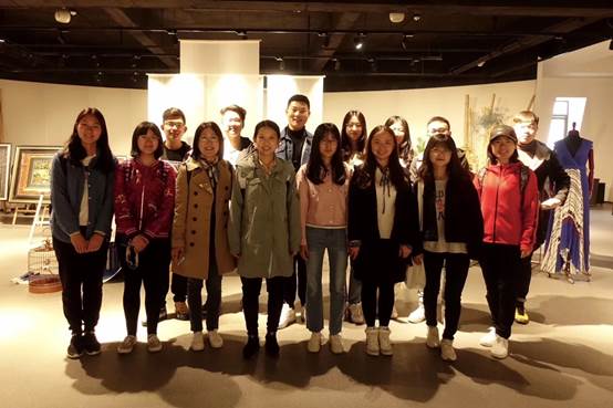 体验传承之旅 融合创新发展——太阳成经济系师生赴依文城堡实地调研