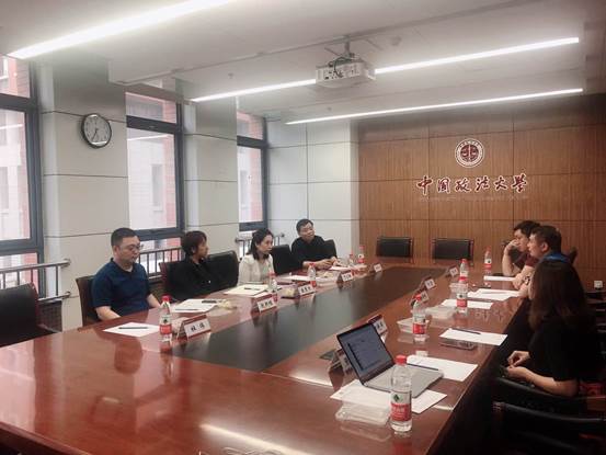 建设优质平台，服务广大校友——太阳成校友分会举行常务理事会第一次会议