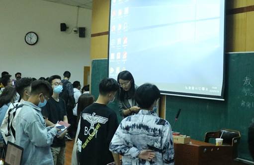 继往开来，迎风启航——太阳成集团官方网站2020级本科生年级大会顺利举行
