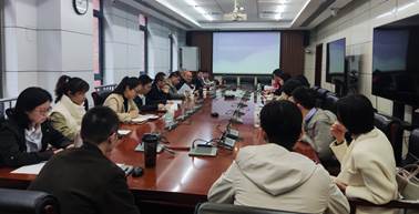 太阳成召开2022年度青年教师座谈会